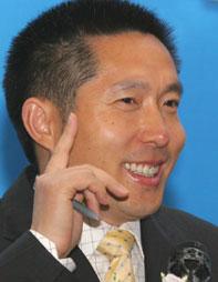 中央電視臺(tái)廣告經(jīng)濟(jì)信息中心主任、經(jīng)濟(jì)頻道總監(jiān)郭振璽