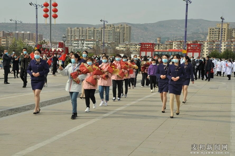 不辱使命 英雄凱旋！麥積區(qū)馳援武漢5名醫(yī)務(wù)人員回家了