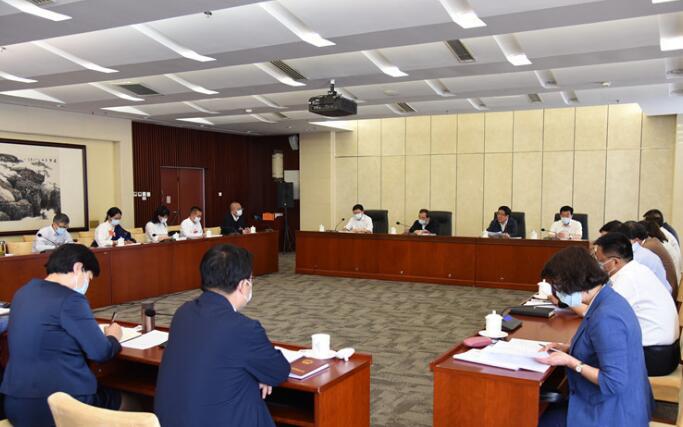 【兩會(huì)快訊】甘肅代表團(tuán)分組審議全國人大常委會(huì)工作報(bào)告，林鐸參加第一小組會(huì)議并發(fā)言