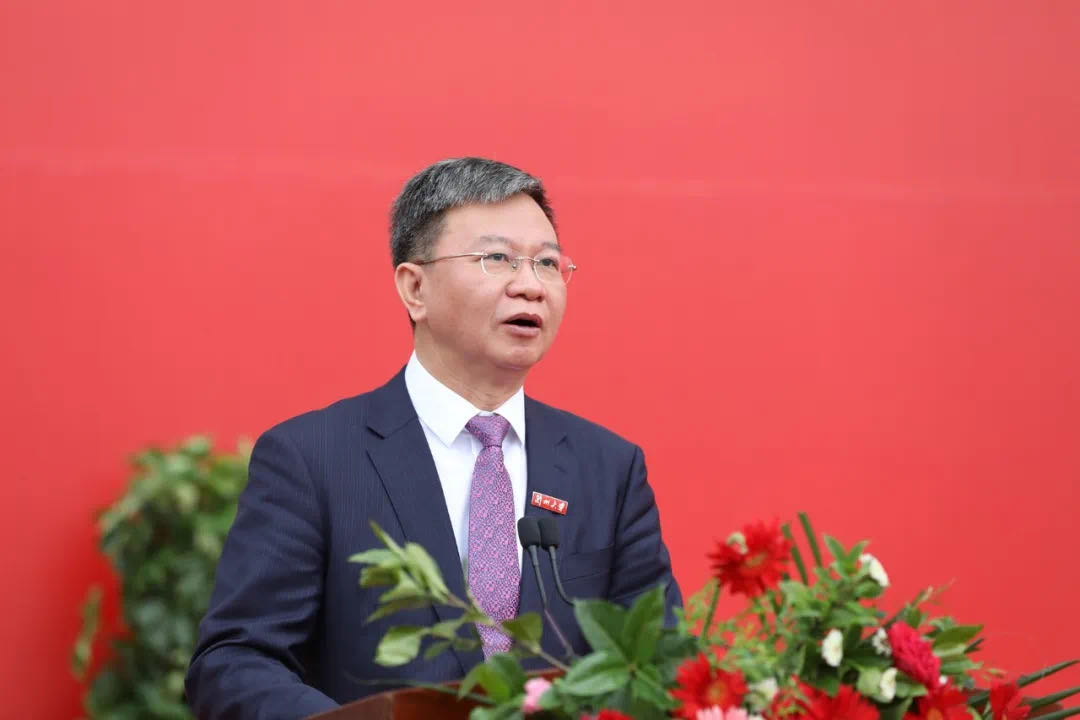 蘭州大學(xué)校長嚴純?nèi)A寄語2020屆本科畢業(yè)生：做敢擔(dān)當、能擔(dān)當、有擔(dān)當?shù)娜?>
        </a><em>蘭州大學(xué)校長嚴純?nèi)A寄語2020屆本科畢業(yè)生：做敢擔(dān)當、能擔(dān)當、有擔(dān)當?shù)娜?/em></li>
    <li><a  target=