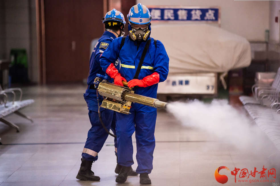 【新春走基層】護(hù)航回家路，蘭州車站這波操作很硬核！
