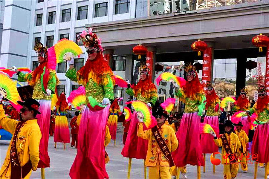【網(wǎng)絡中國節(jié)·春節(jié)】 傳承活態(tài)非遺  臨夏州和政秧歌“上十三”