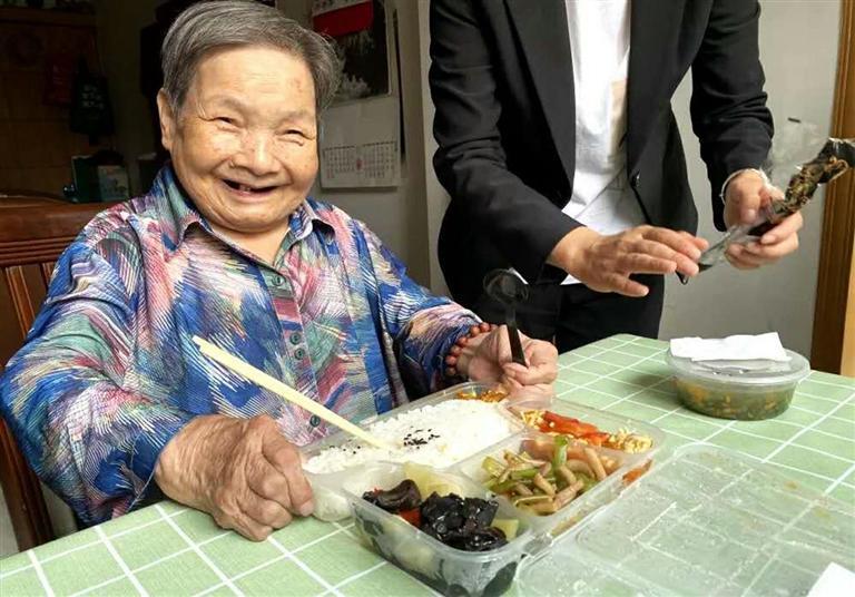 智慧養(yǎng)老托起幸福晚年 蘭州市推進“互聯網+”居家養(yǎng)老建設