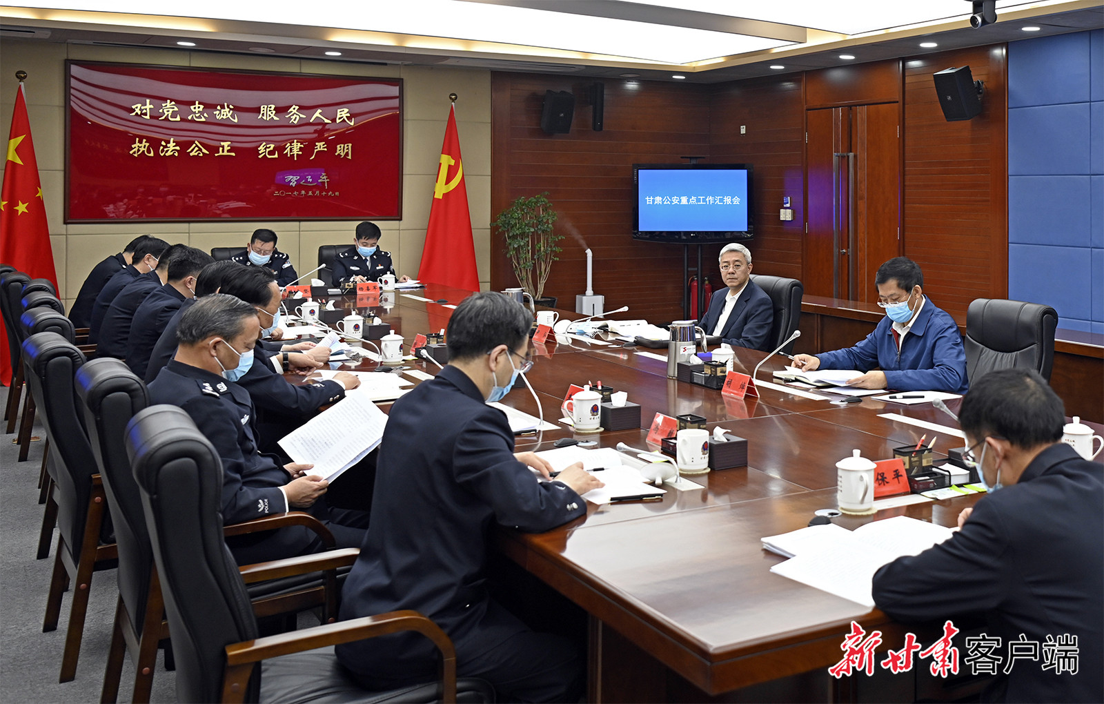 【甘快看】尹弘在甘肅省公安廳調(diào)研時(shí)強(qiáng)調(diào)：堅(jiān)持政治建警鍛造公安鐵軍，全力以赴防風(fēng)險(xiǎn)保安全護(hù)穩(wěn)定