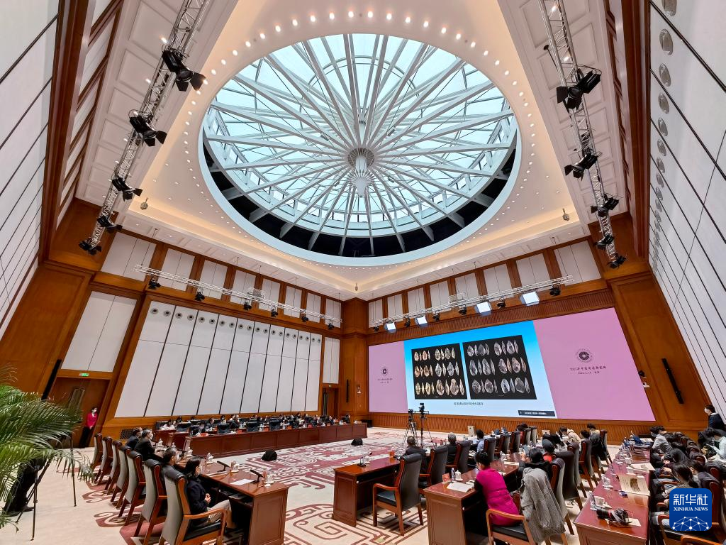 3月18日，“中國社會科學(xué)院考古學(xué)論壇·2021年中國考古新發(fā)現(xiàn)”進(jìn)行入選項(xiàng)目報告環(huán)節(jié)（手機(jī)照片）。
