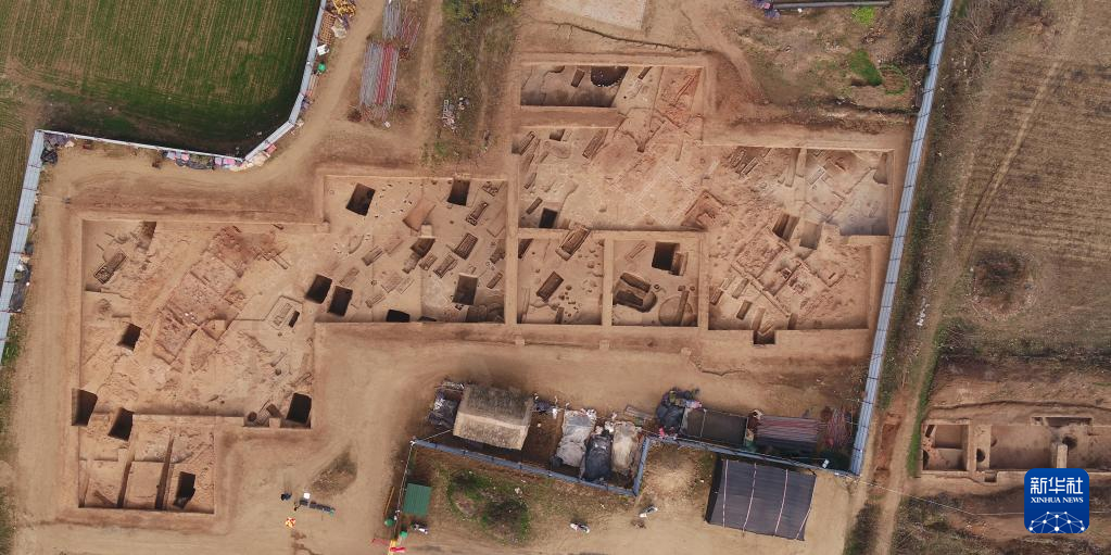 河南南陽市黃山新石器時代遺址山頂臺探方（資料圖）。