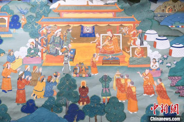 8月20日，在蘭州市博物館展出的大型歷史題材卷軸唐卡“涼州會(huì)盟”?！〈魑牟?攝
