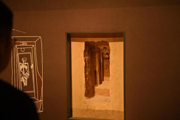 張家川縣馬家塬車輿博物館展陳的馬家塬遺址出土文物。李亞龍 攝